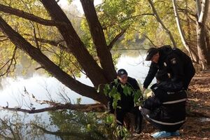 Тела детей нашли водолазы в озере Серебряный Кол в Дарницком районе Киева