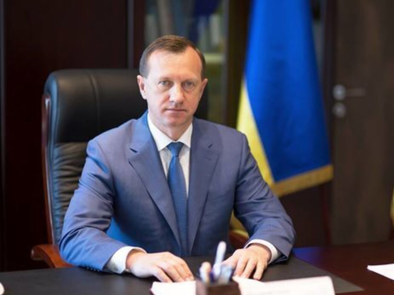 По данным прокуратуры, Андриив подписал акты выполненных работ, в которые подрядчик внес ложные сведения