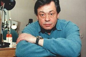 Поховали актора на Троєкуровському кладовищі столиці