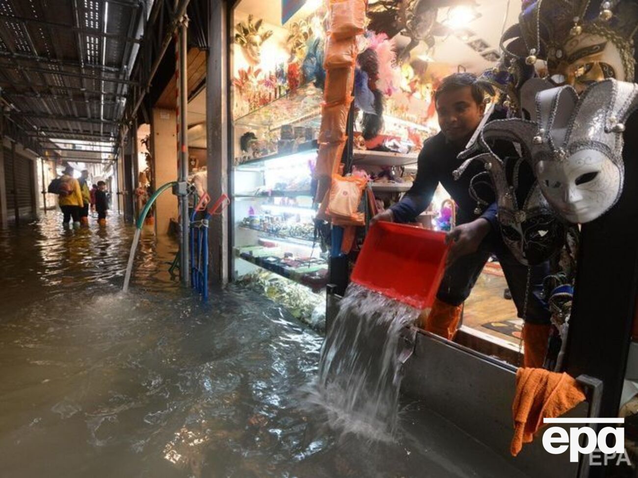 Вода в Венеции поднялась на 156 сантиметров