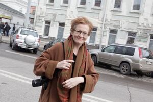 Івлєва: Україна – молода і слабка держава. Поруч держава із сильною авторитарною владою, яка садить за репости. Якби довелося вибирати, я б вибрала слабку, у ній можна хоча б ворушитися, думати, говорити без страху