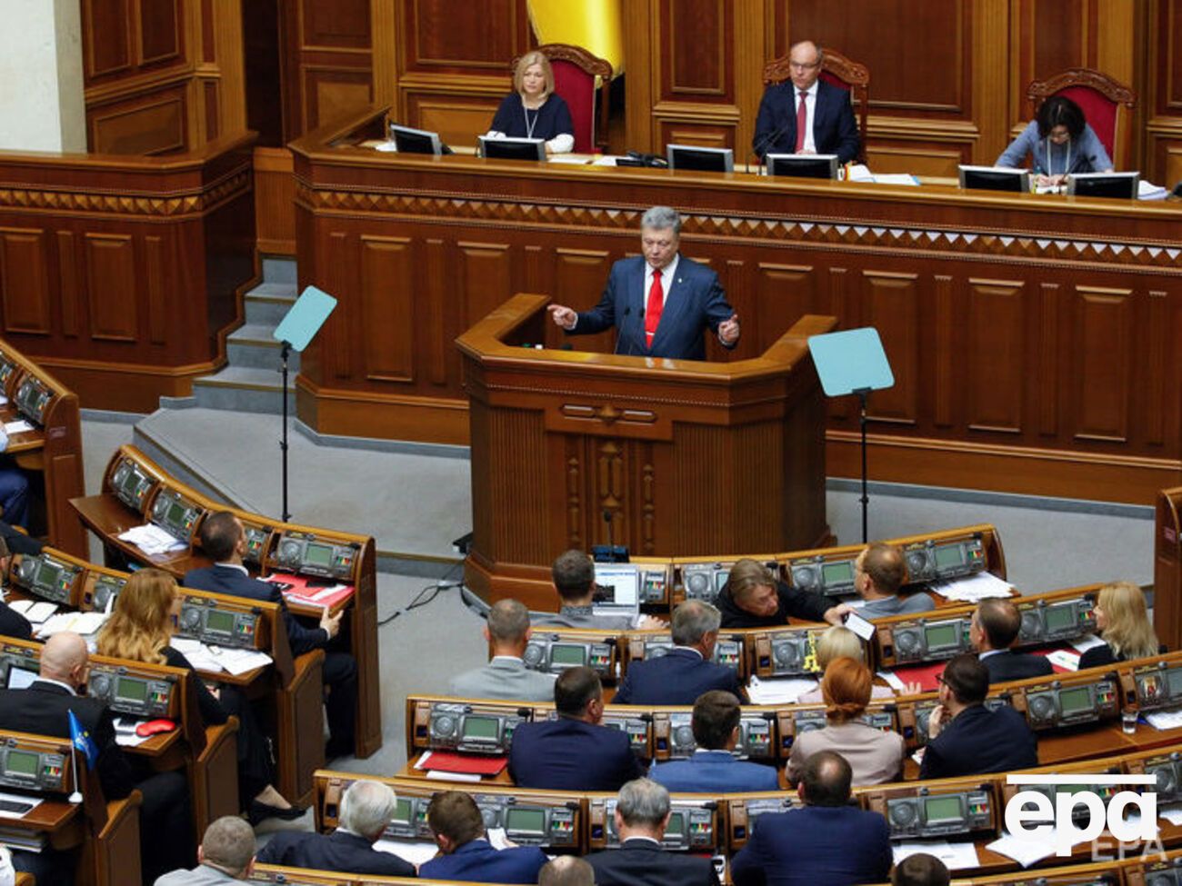 Порошенко внес в Раду законопроект&nbsp;№9153&nbsp;3 октября