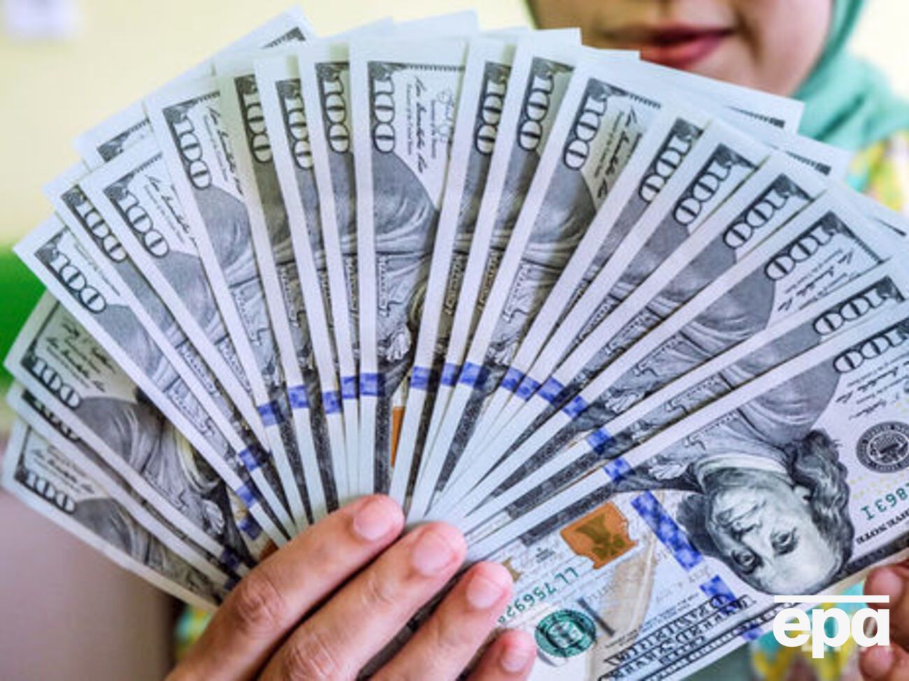 В России обсуждают идею о частичном отказе от доллара