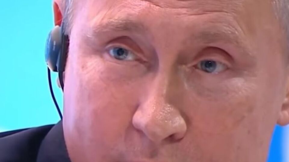 Путин: Вы хотите сказать, что мы еще какого-то безумного человека там отравили?