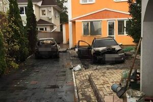 У поліції повідомили, що згорілі у Василькові автомобілі були на номерах іноземної реєстрації