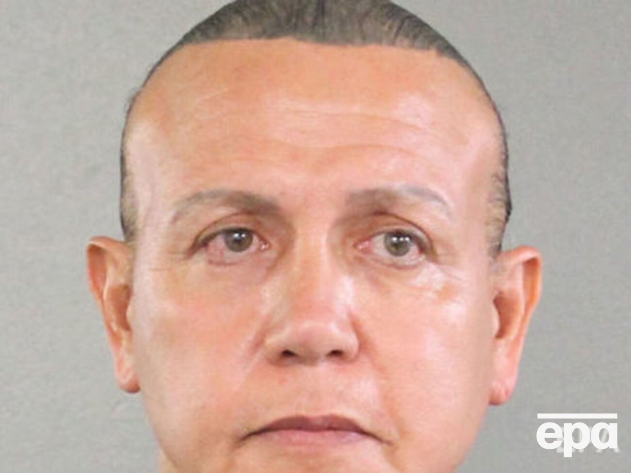 По словам источников телеканала, Сайок искал в интернете информацию о деятельности ряда политических деятелей, журналистов и артистов