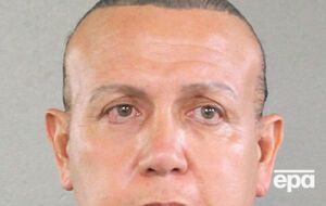 По словам источников телеканала, Сайок искал в интернете информацию о деятельности ряда политических деятелей, журналистов и артистов