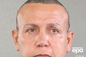 По словам источников телеканала, Сайок искал в интернете информацию о деятельности ряда политических деятелей, журналистов и артистов