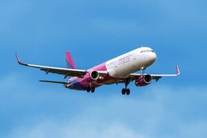 28 октября лоукостер начал летать из Харькова в польские города Гданьск и Вроцлав