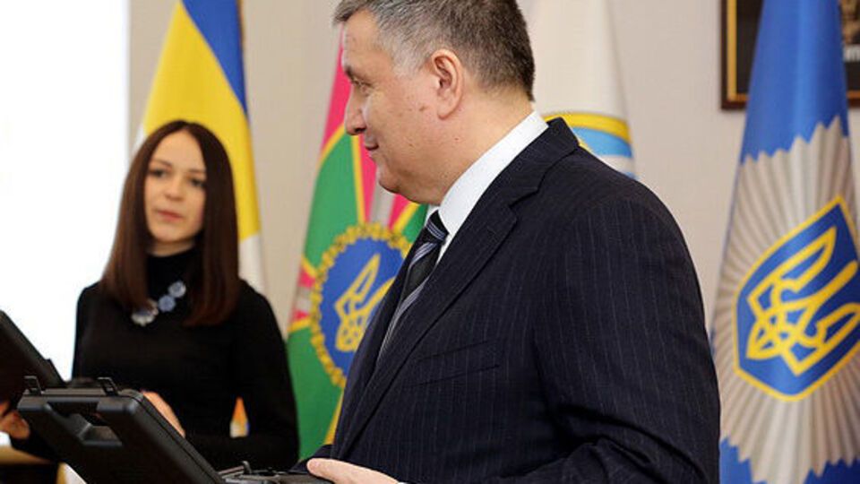 В 2017 году Арсен Аваков сообщил, что вручил пистолетов больше, чем все его предшественники на посту главы МВД