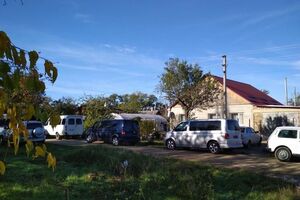 Силовики начали обыск около трех часов ночи