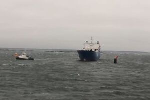 На помощь парому пришли шведский буксир Montfred и спасательное судно Stenhammar