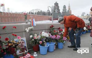 В Москве разгромили мемориал Немцову