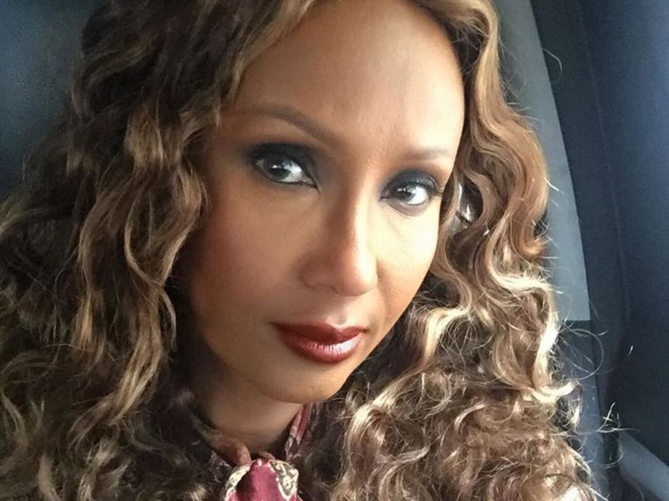 Иман:&nbsp;Люди фотографируют меня на улице, а потом кладут руку на плечо и говорят: "Я так сожалею о вашей утрате"