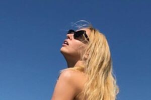 Полякова: Может, мы, независимые, взрослые женщины, будем чувствовать себя свободными и сексуальными, независимо от статуса, возраста и наличия детей?