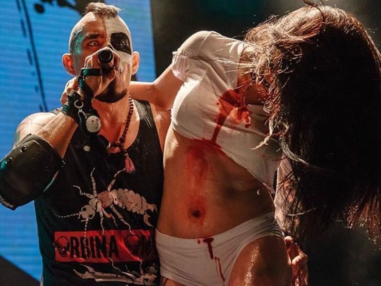 Российские рэперы собирались гастролировать по Украине