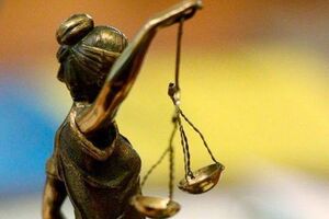 Суддя була змушена перенести засідання