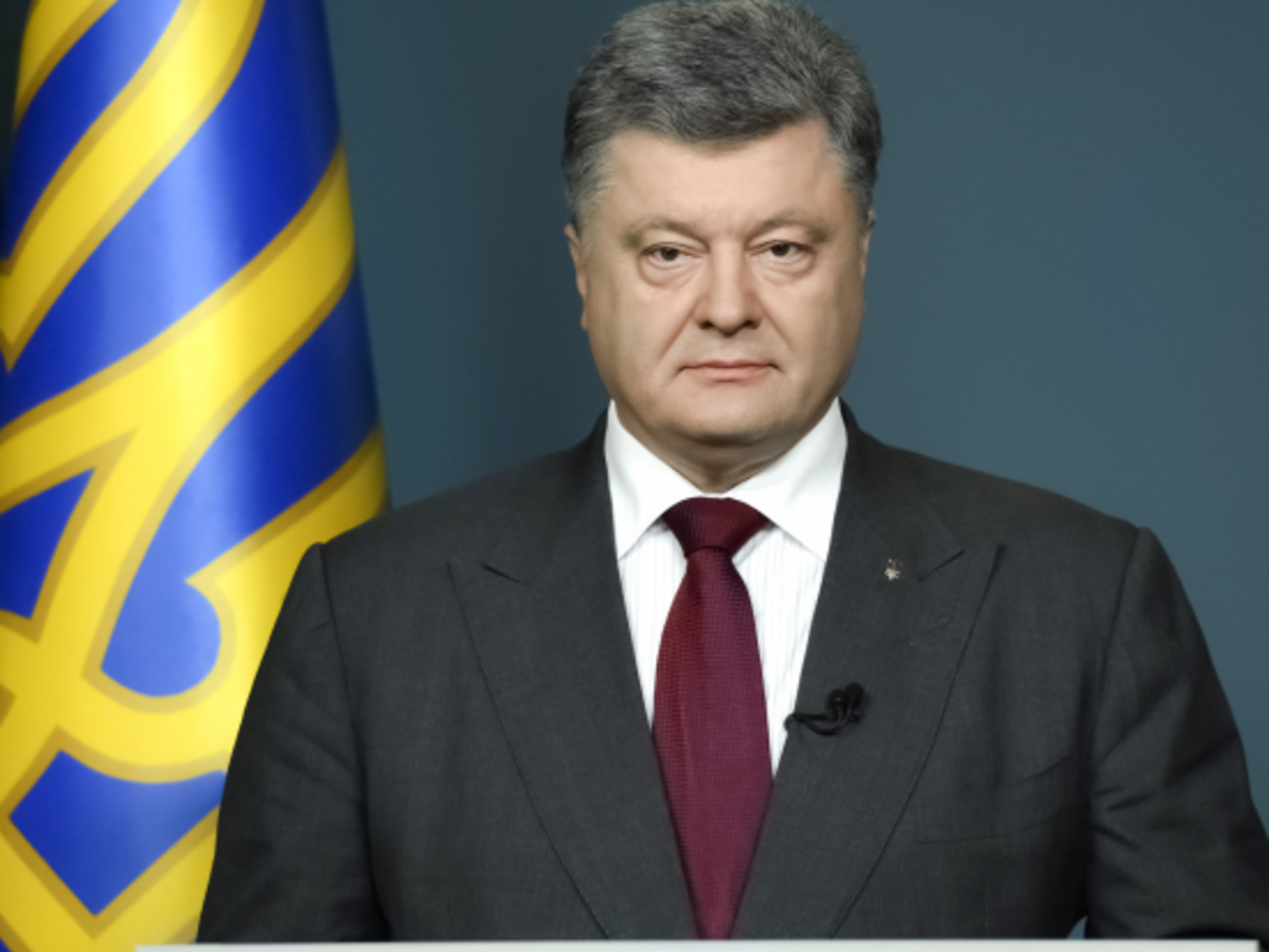 По словам Порошенко, продление действия закона было нужно в том числе и для создания необходимых условий для развертывания миротворческой операции ООН