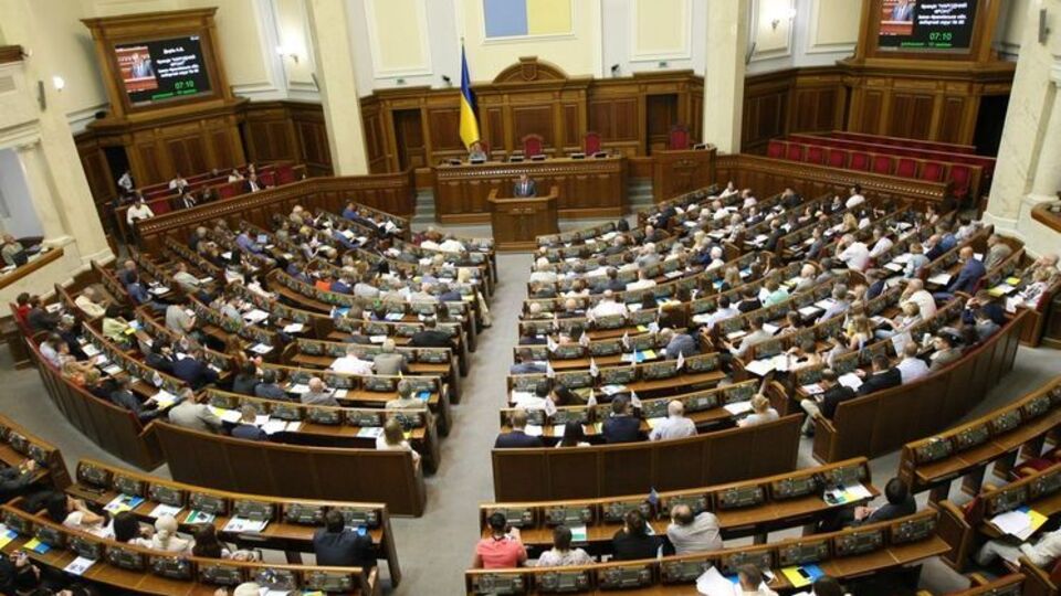 Альтернативные законопроекты не нашли поддержки в зале