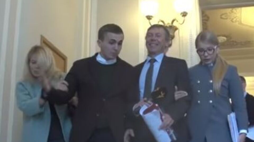 Тимошенко кілька разів відмовлялася відповідати на запитання журналіста "Радіо Свобода" про контакти з Пінчуком