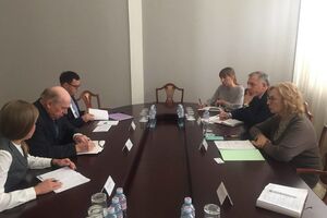 Денисова провела рабочую встречу с Фришем