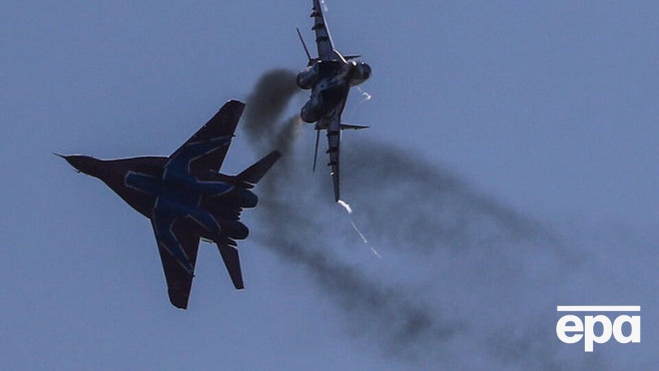 За словами джерела ТАСС, МіГ-29 розбився поза межами населених пунктів