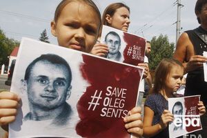 14 мая Сенцов объявил бессрочную голодовку с требованием освободить 64 украинских политзаключенных