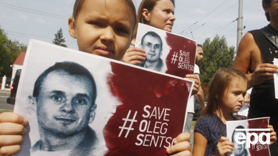 14 травня Сенцов оголосив безстрокове голодування з вимогою звільнити 64 українських політв'язнів