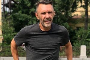 Шнуров показал фото в амплуа театрального актера