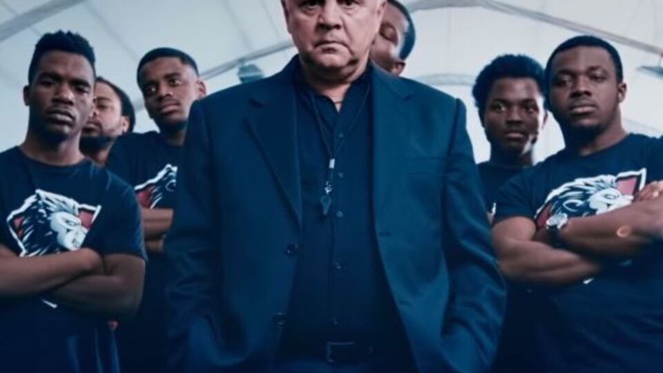 Гамула исполнил роль тренера команды темнокожих футболистов