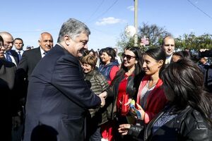 Порошенко: Чим більше ти знаєш мов, тим більше ти готовий до європейського життя