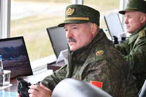 Лукашенко підкреслив, що армію має бути підготовлено та озброєно
