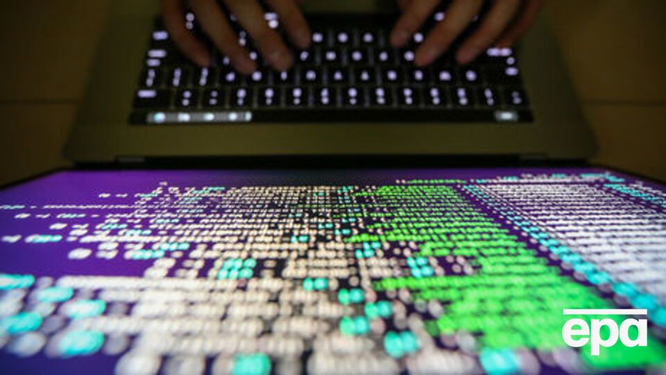 Зайберт зазначив, що хакери з APT28 атакували Бундестаг