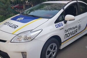 При осмотре салона авто правонарушителя полицейские обнаружили гладкоствольное ружье