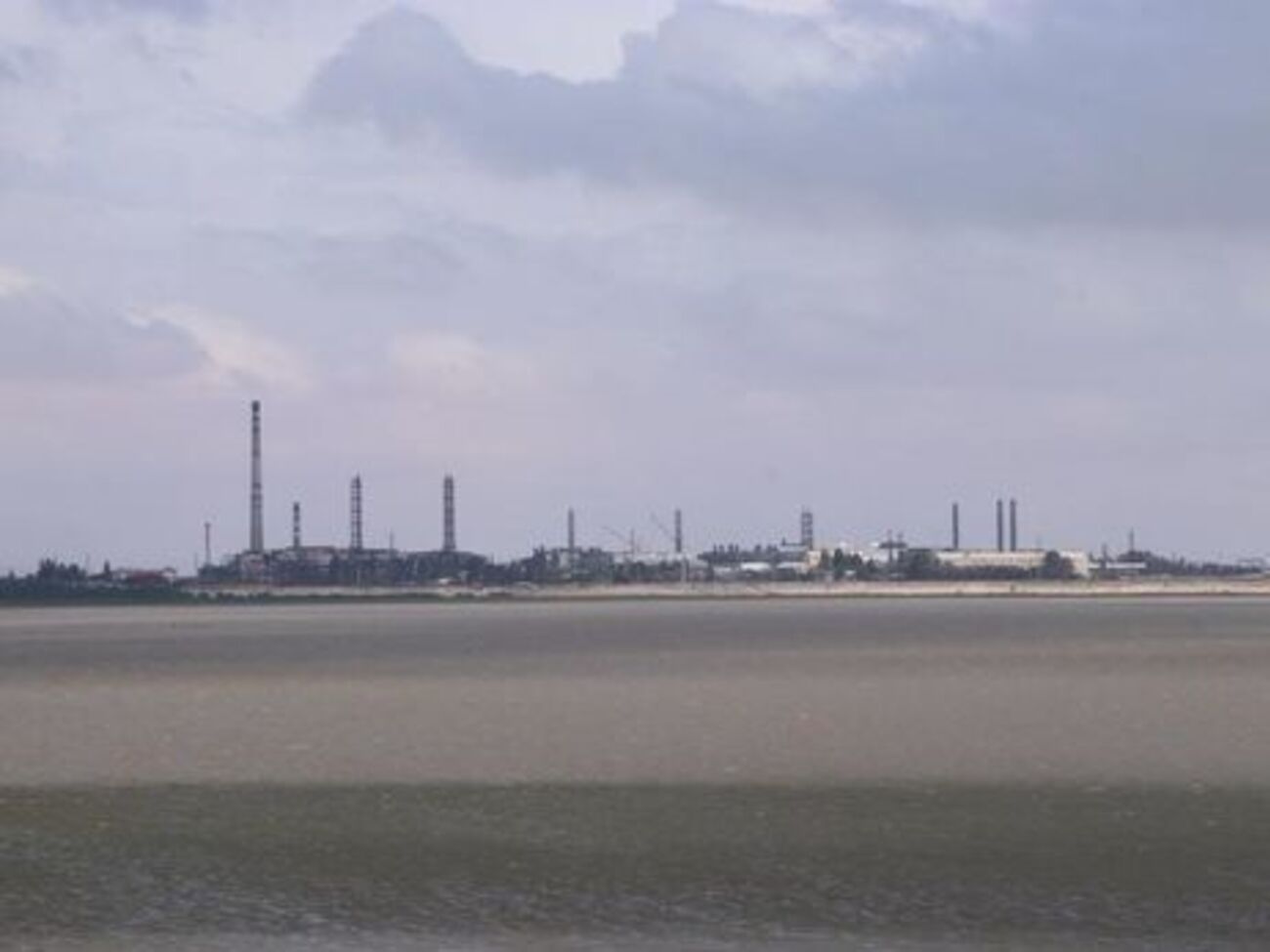 Тимчук сказав, що ситуація на "Кримському титані" стала причиною численних скарг і протестних акцій жителів Армянська