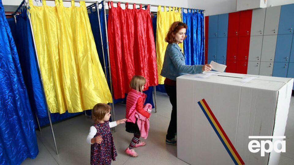 Більшість румунських виборців проігнорувала референдум про внесення до конституції поправки, яка визначає шлюб як союз між чоловіком і жінкою