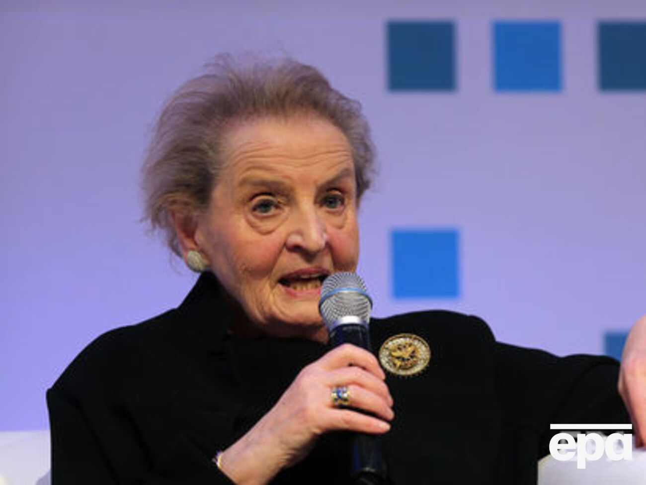 Олбрайт была государственным секретарем США при президенте Билле Клинтоне с 1997-го по 2001 год