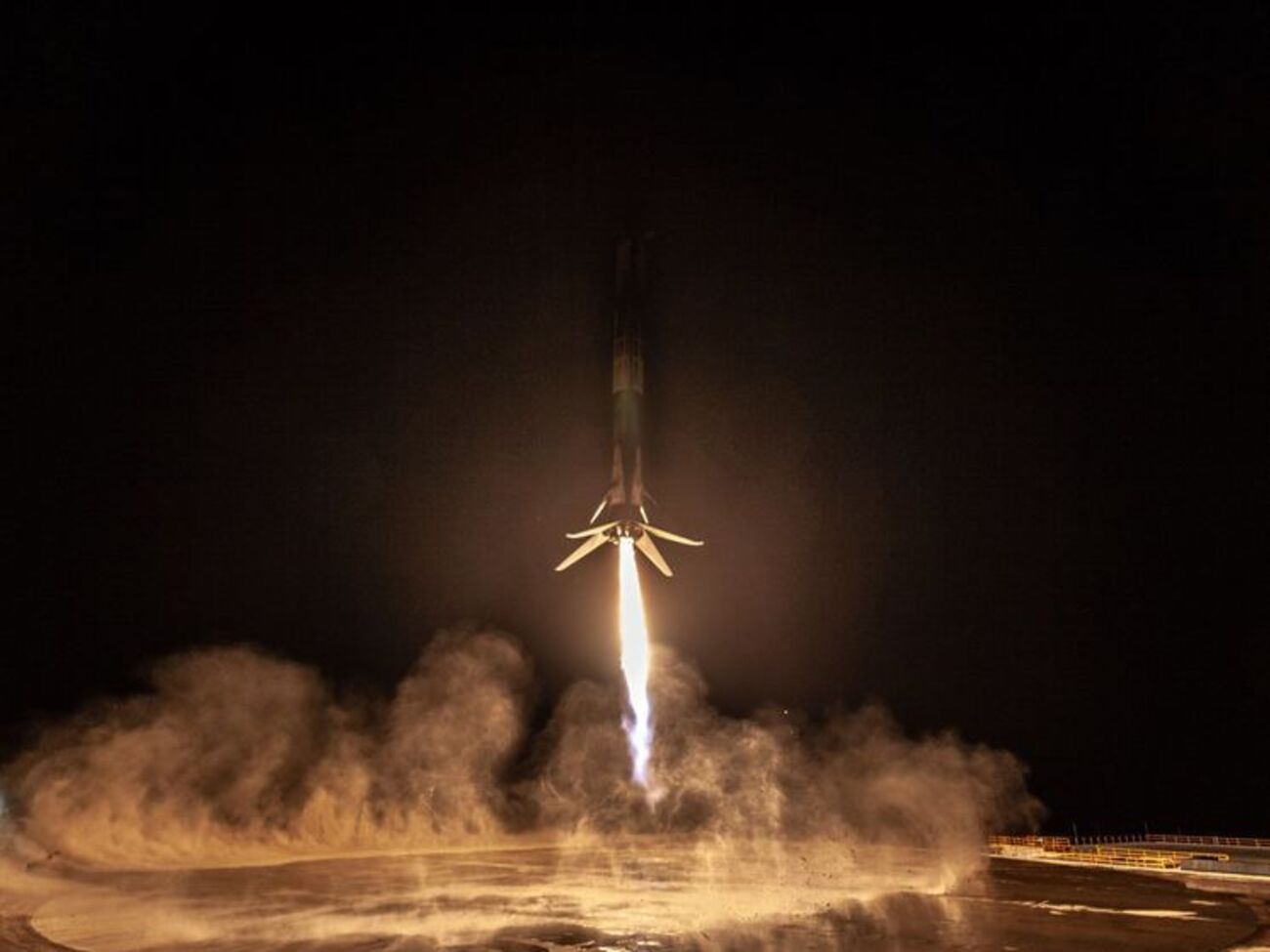 SpaceX 7 запустила Falcon 9