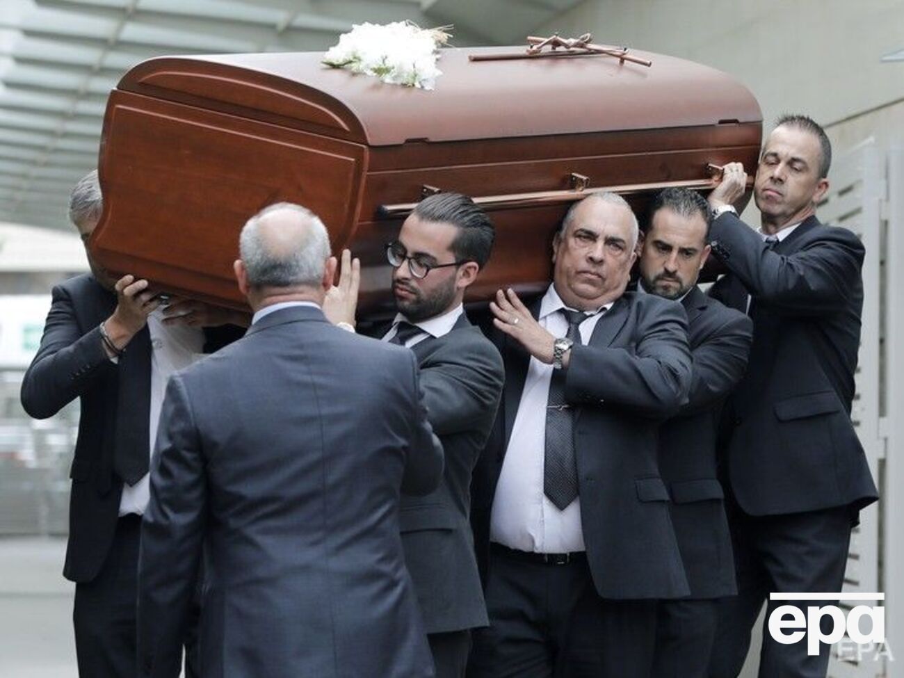 В Барселоне похоронили Кабалье. Фоторепортаж