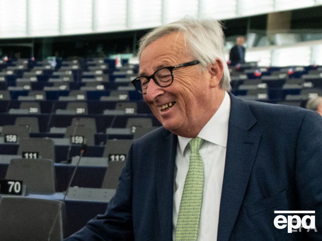 Юнкер почав виступ із танцю