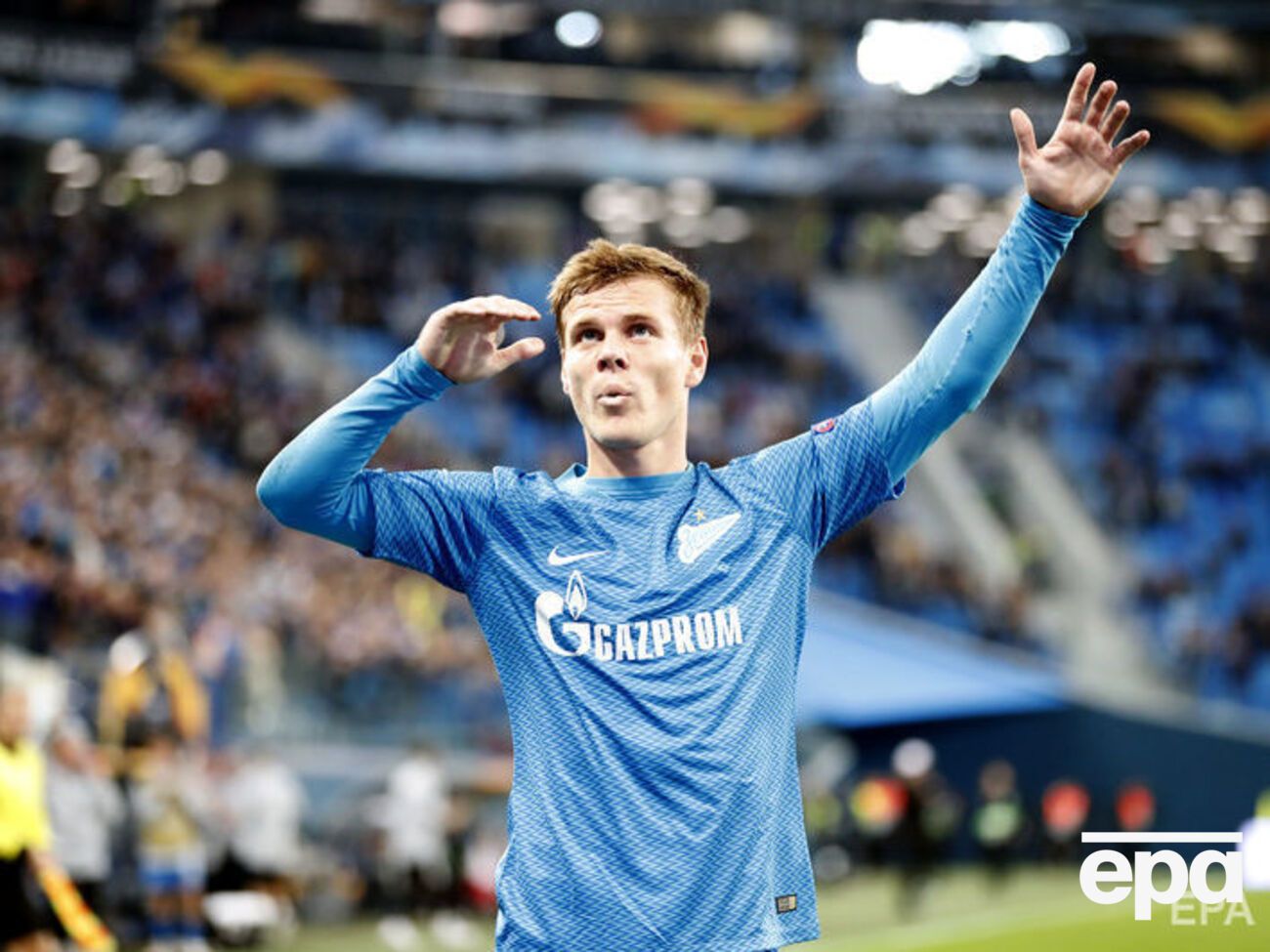 Кокоріну не сподобалися зауваження відвідувачів кафе, стверджують очевидці