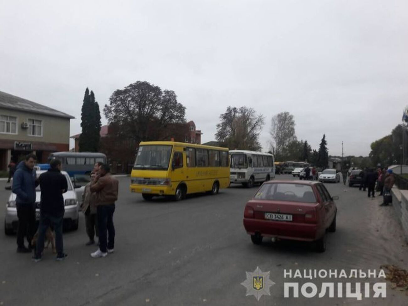 Із зони можливого ураження евакуюють людей