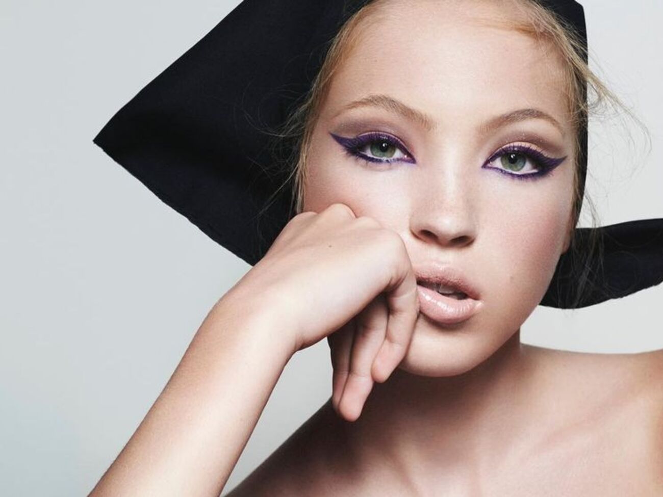 Ліла Мосс рекламує косметику