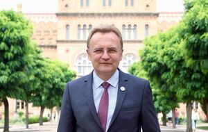 О намерении баллотироваться в президенты Садовый объявил 3 октября 2018 года