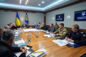 На нараді у президента обговорювали ймовірність диверсії на арсеналі
