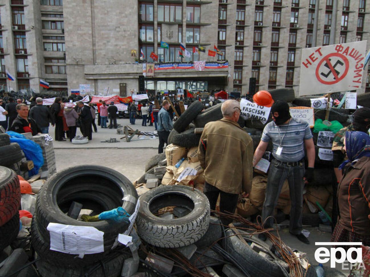 У захопленні держустанов на Донбасі 2014 року брали участь офіцери ГРУ, стверджують розслідувачі Bellingcat