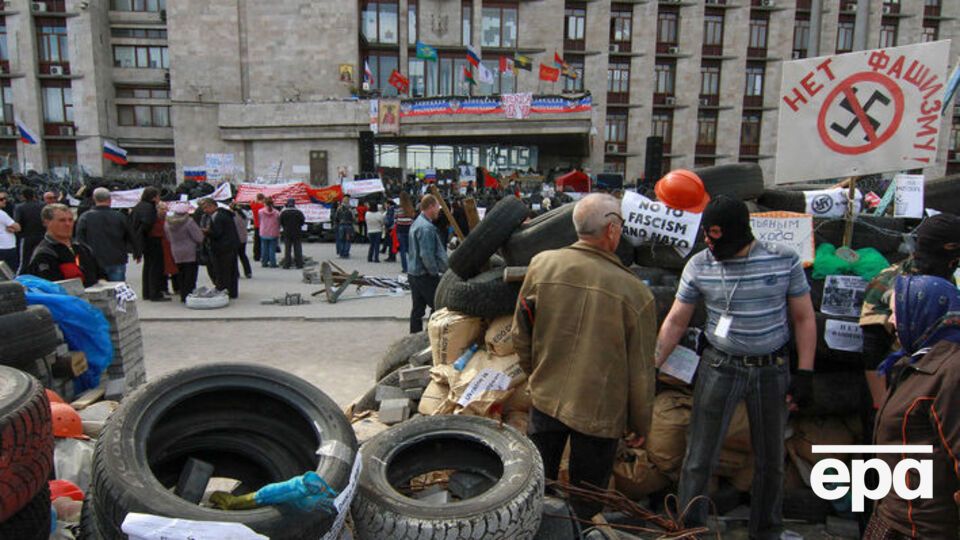 В захвате госучреждений на Донбассе в 2014 году участвовали офицеры ГРУ, утверждают расследователи Bellingcat