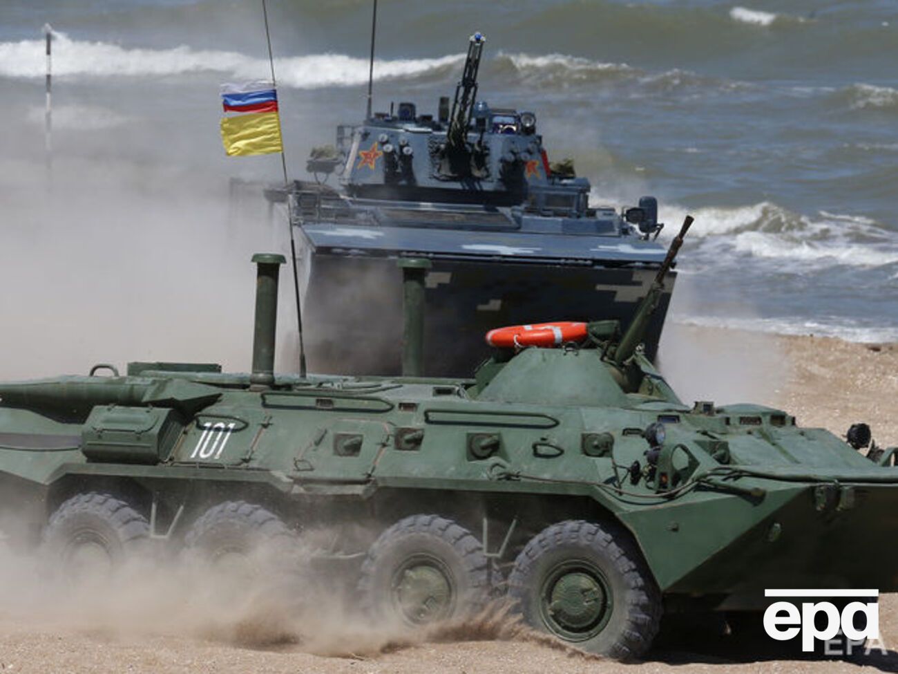 На учениях в России произошел инцидент с БТР