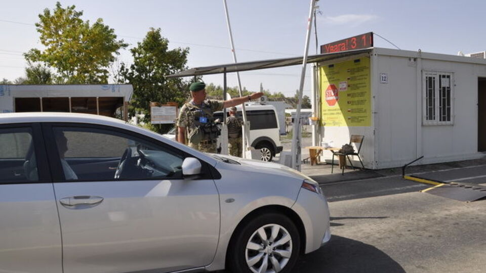 Держприкордонслужба України: Автівки перевозили більше 50 тонн вантажу