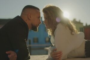 Сюжет кліпу – лав-сторі, знята в Італії